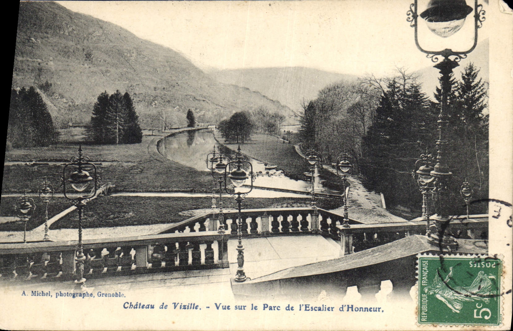 Schloss Vizille — Ansicht des Parks der Ehrenstiege — A. Michel, Fotograf, Grenoble