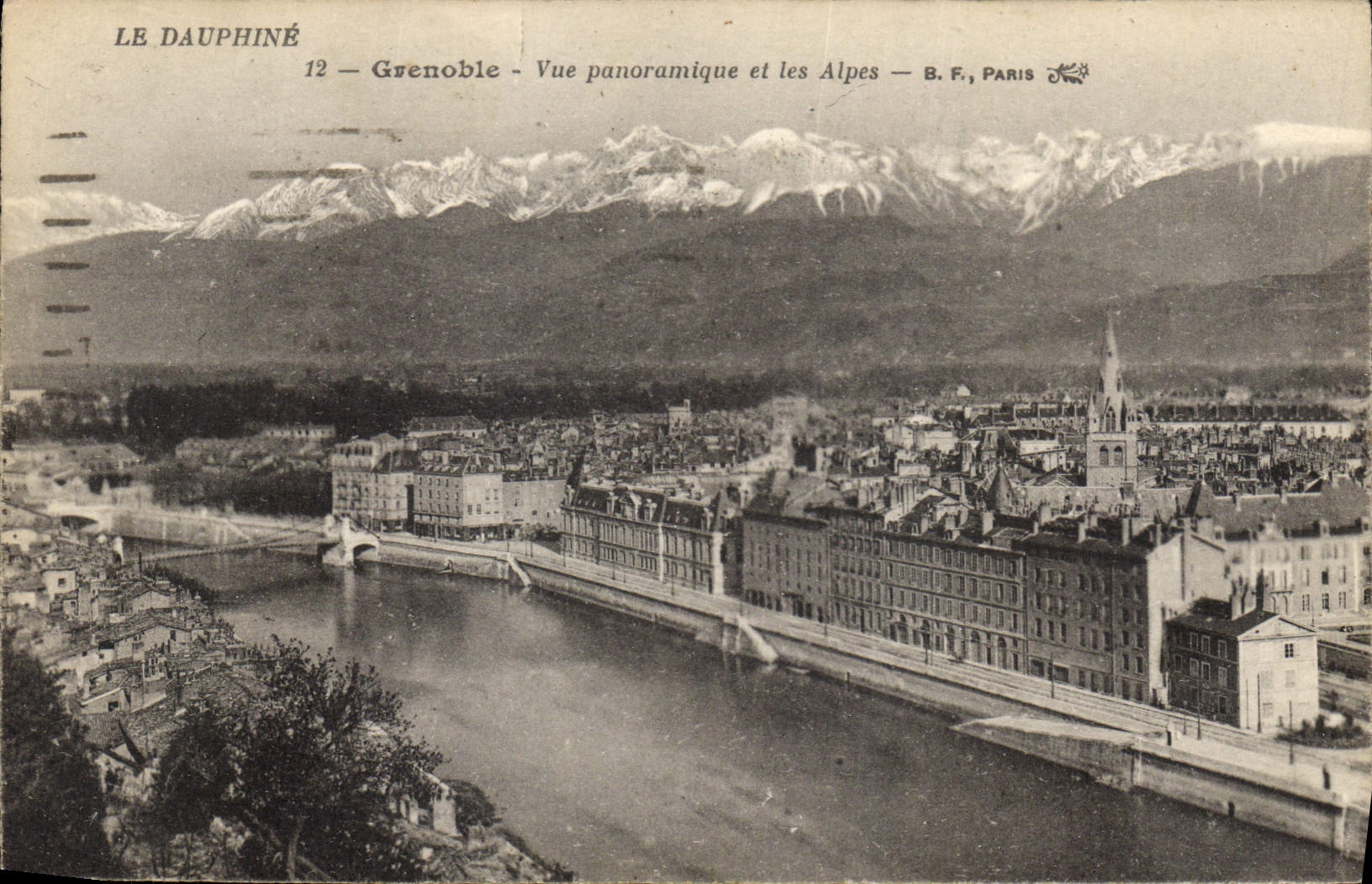 Grenoble — Vue panoramique et les Alpes — B. F., Paris