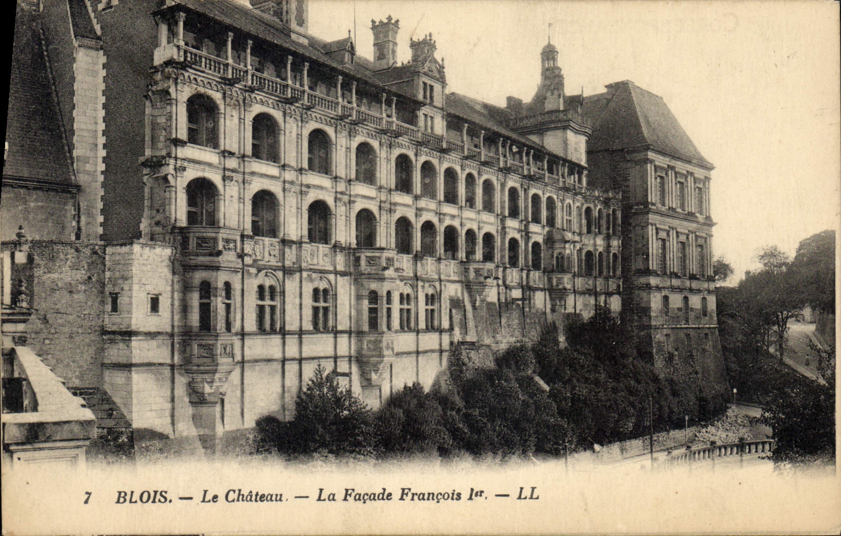 Blois — Le Château — La Façade François 1er — LL