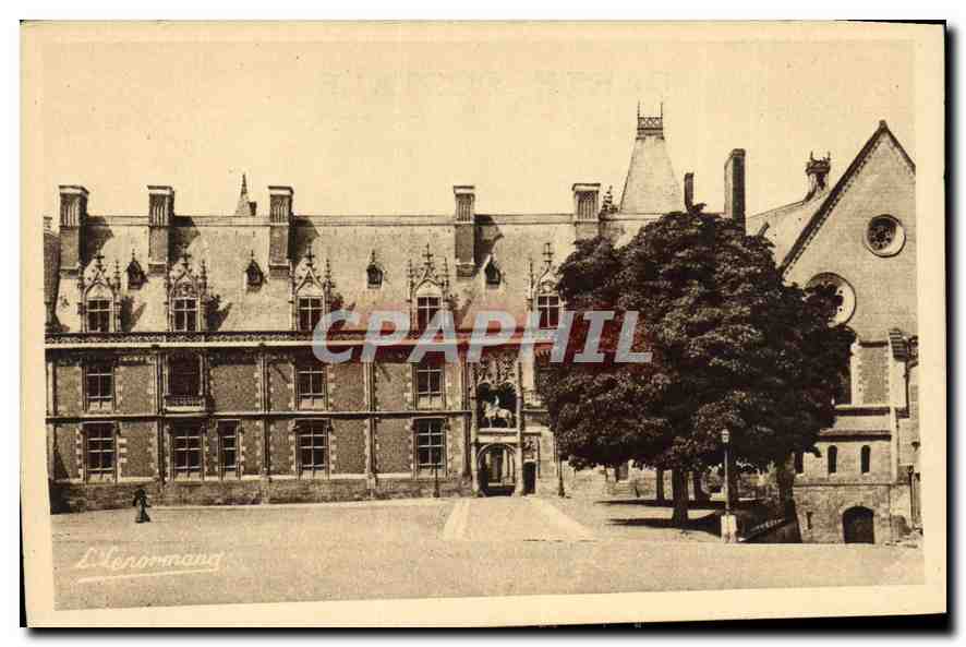 CPA Blois Chateau Mon Hist Facade exterieure et Porte d'Entree au dessus de laquelle se trouve la st