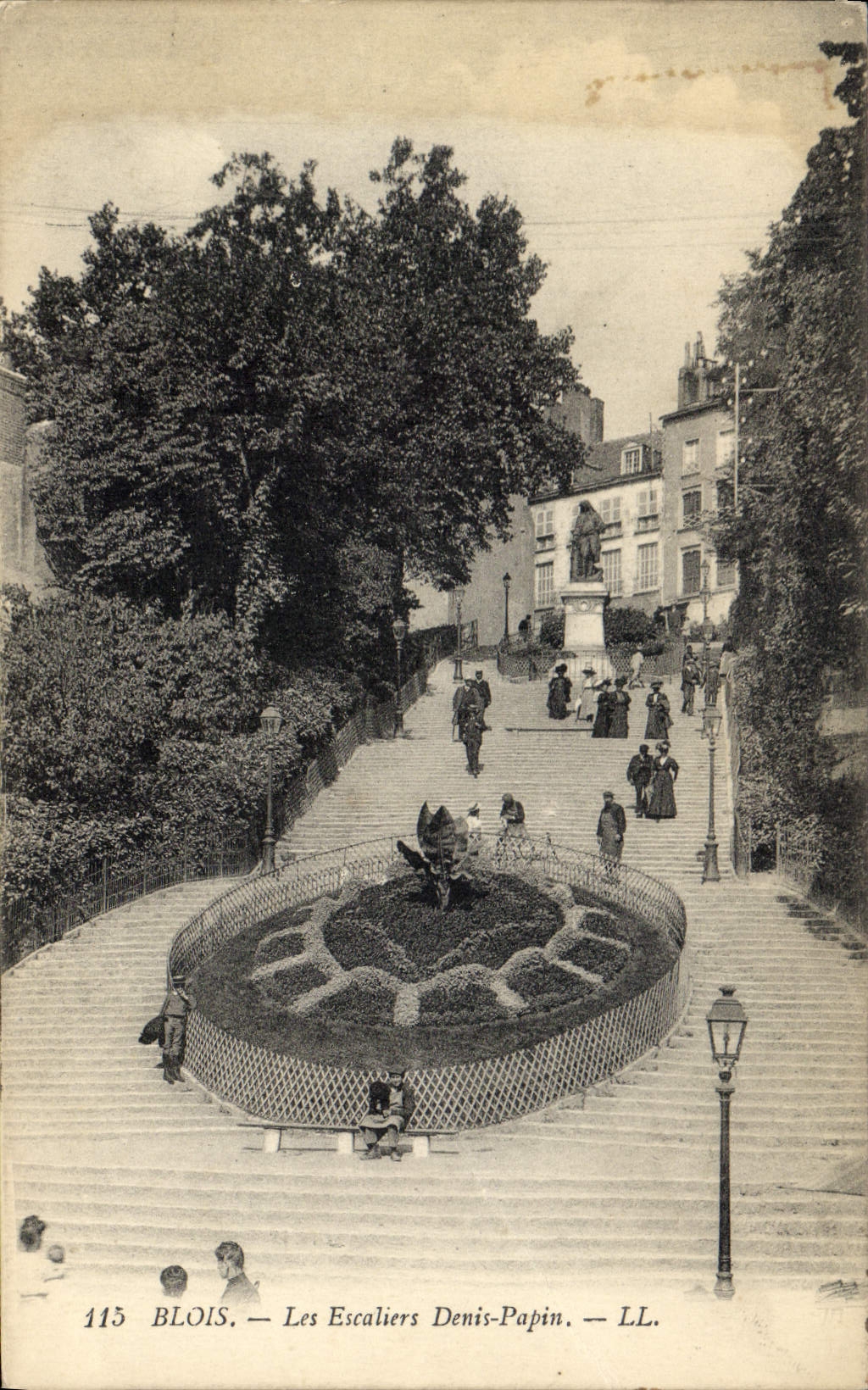 Blois — Les Escaliers Denis-Papin — LL. n°115