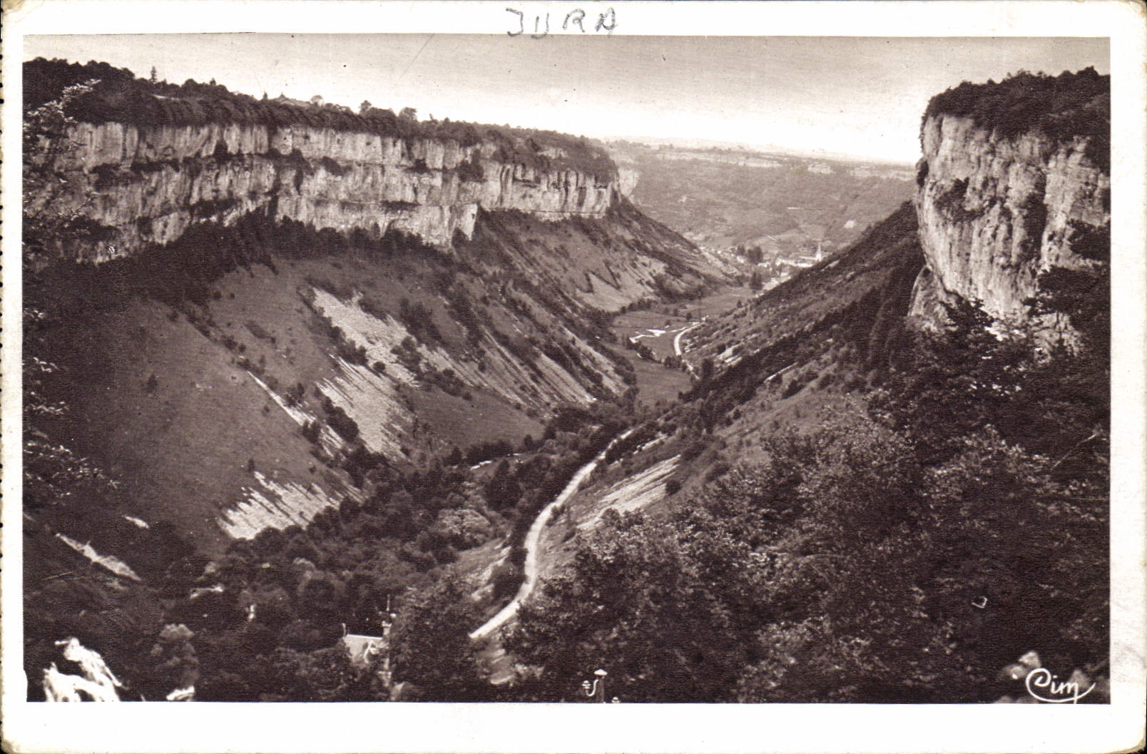 Grottes de Baume-les-Messieurs — Vue Générale de la Vallée — Héliogravure Jambier Mâcon n°204