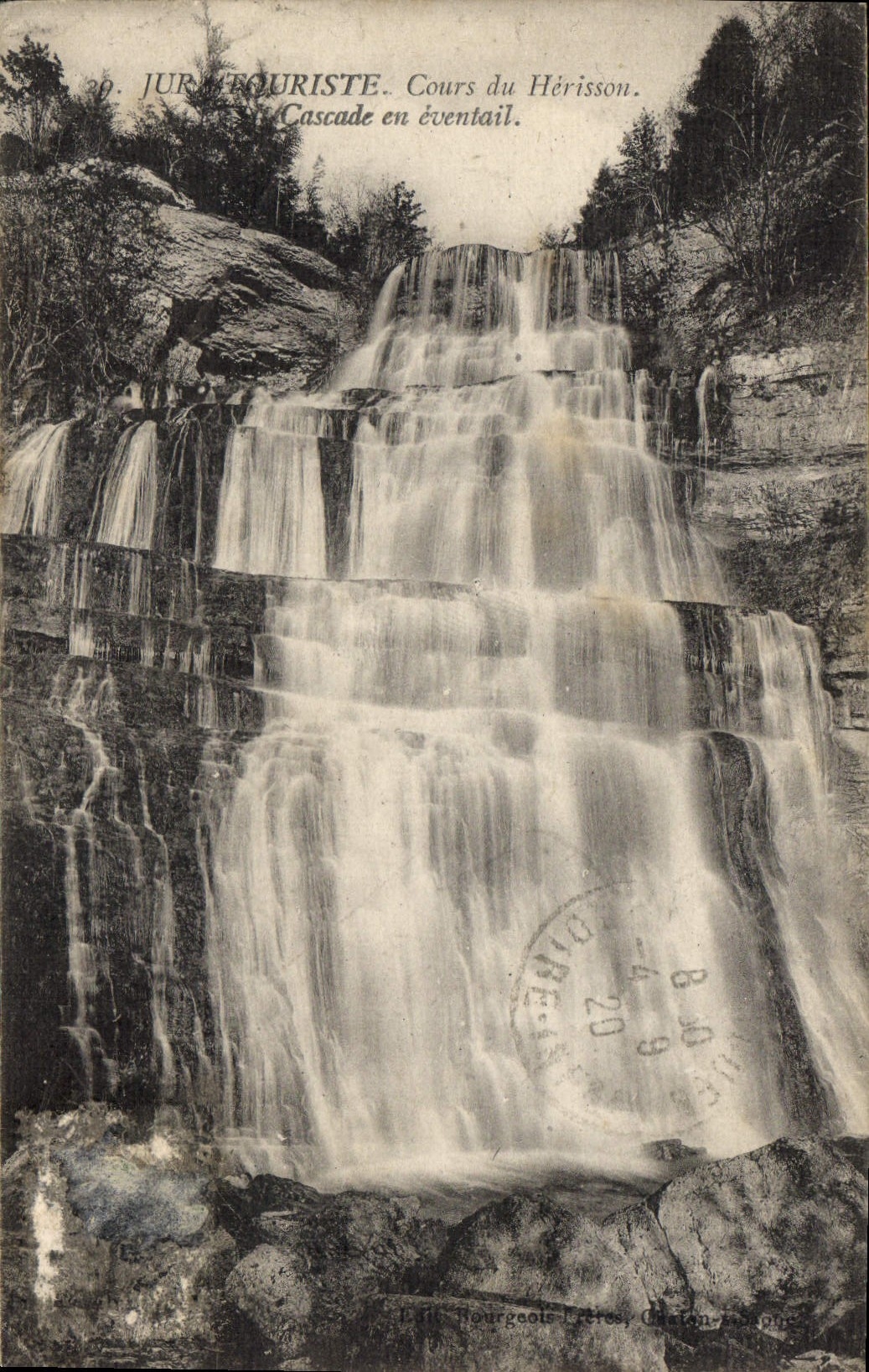 CPA Jura Touriste Cours du Herisson Cascade en eventail 