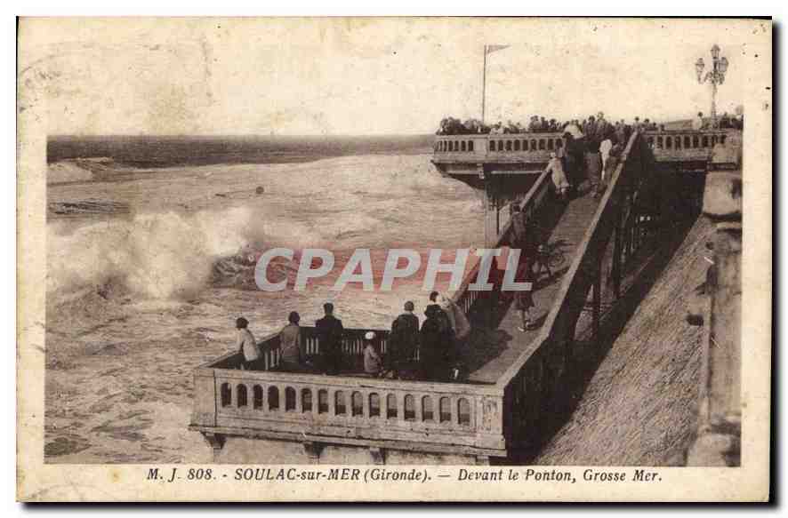 CPA Soulac sur Mer Gironde Devant le Ponton Grosse Mer 
