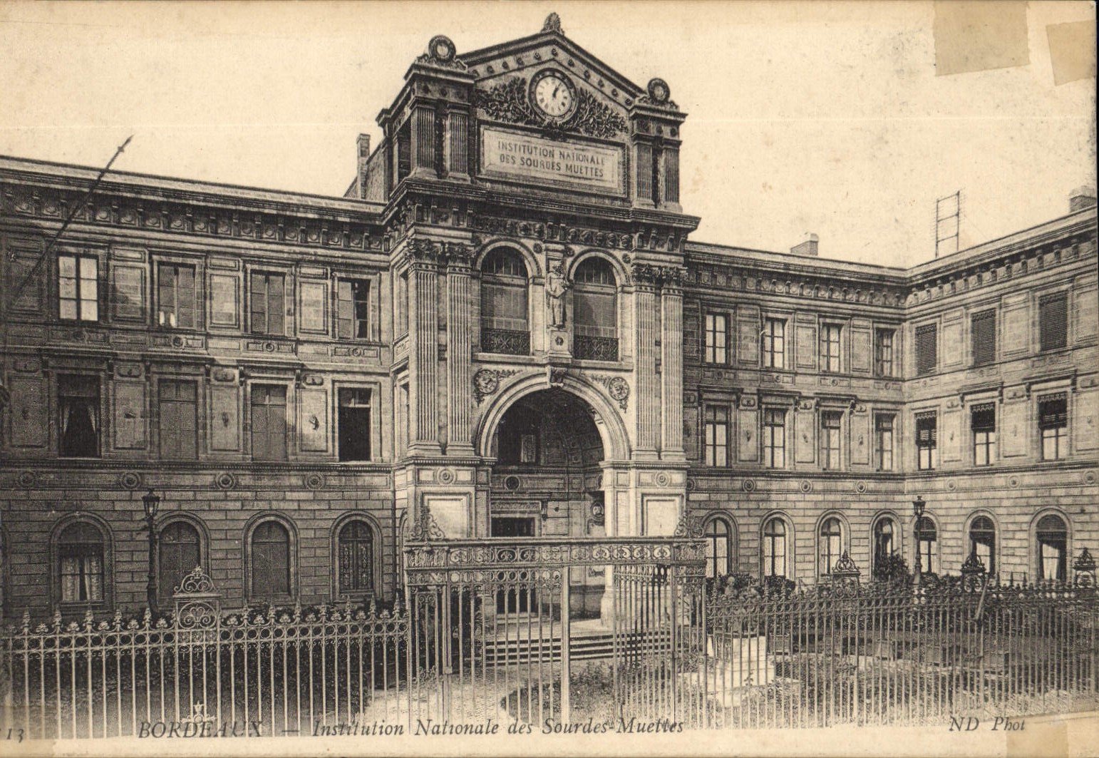 Bordeaux — Institution Nationale des Sourdes-Muèttes — ND Phot