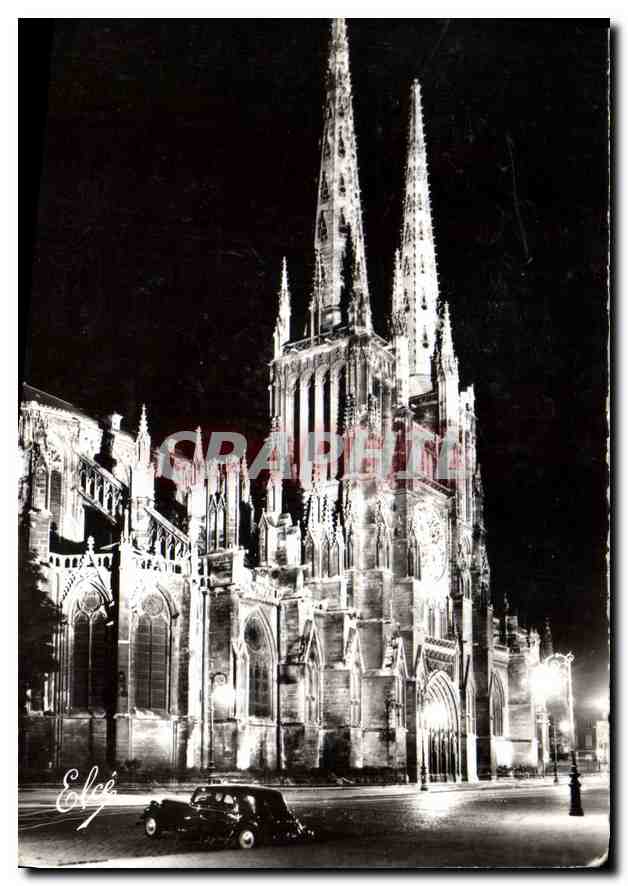 CPA Bordeaux Gironde la nuit les Fleches et l'Abside de la Cathedrale St Andre 