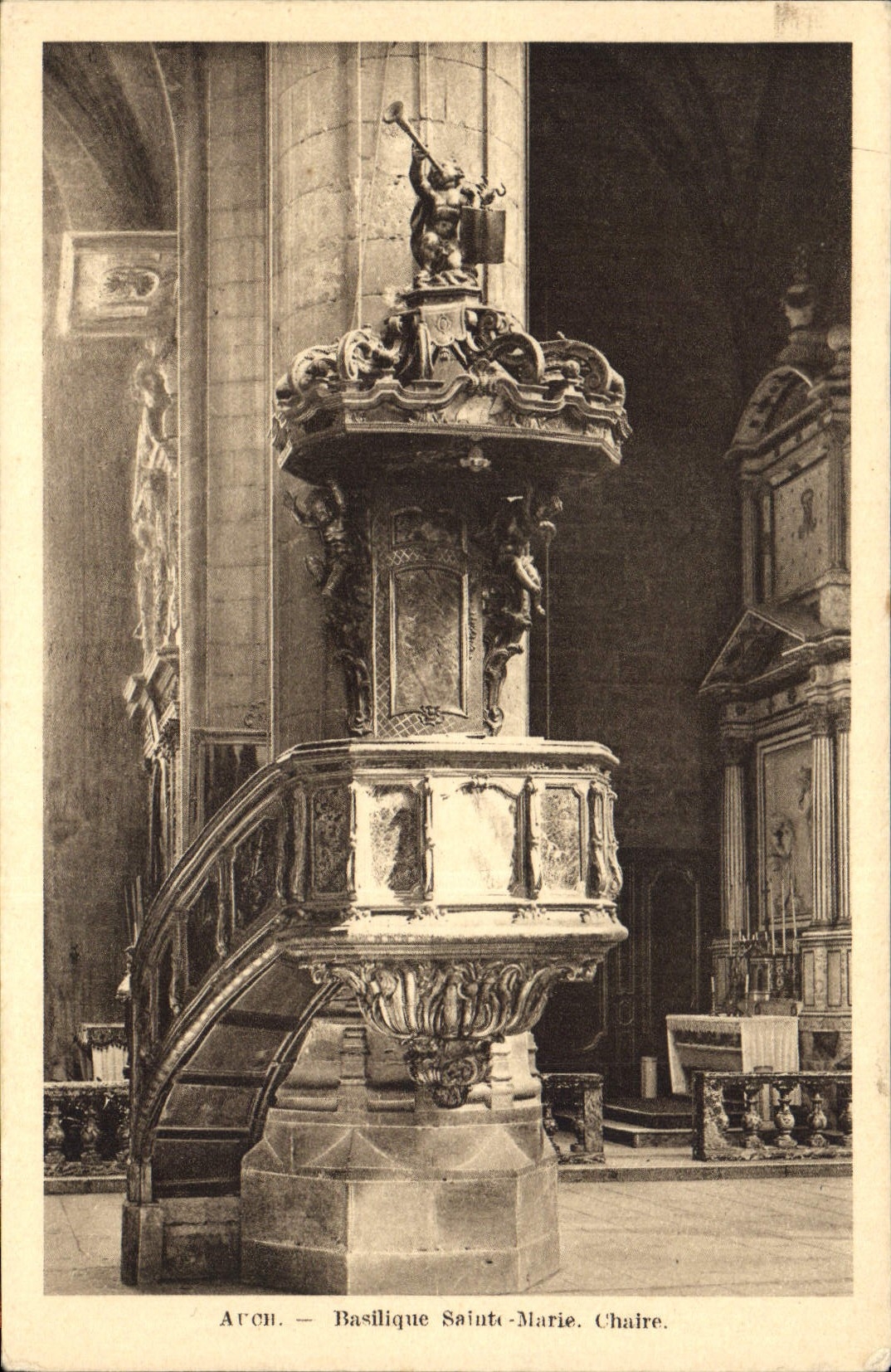 Arçon — Basilique Sainte-Marie. Chaire.