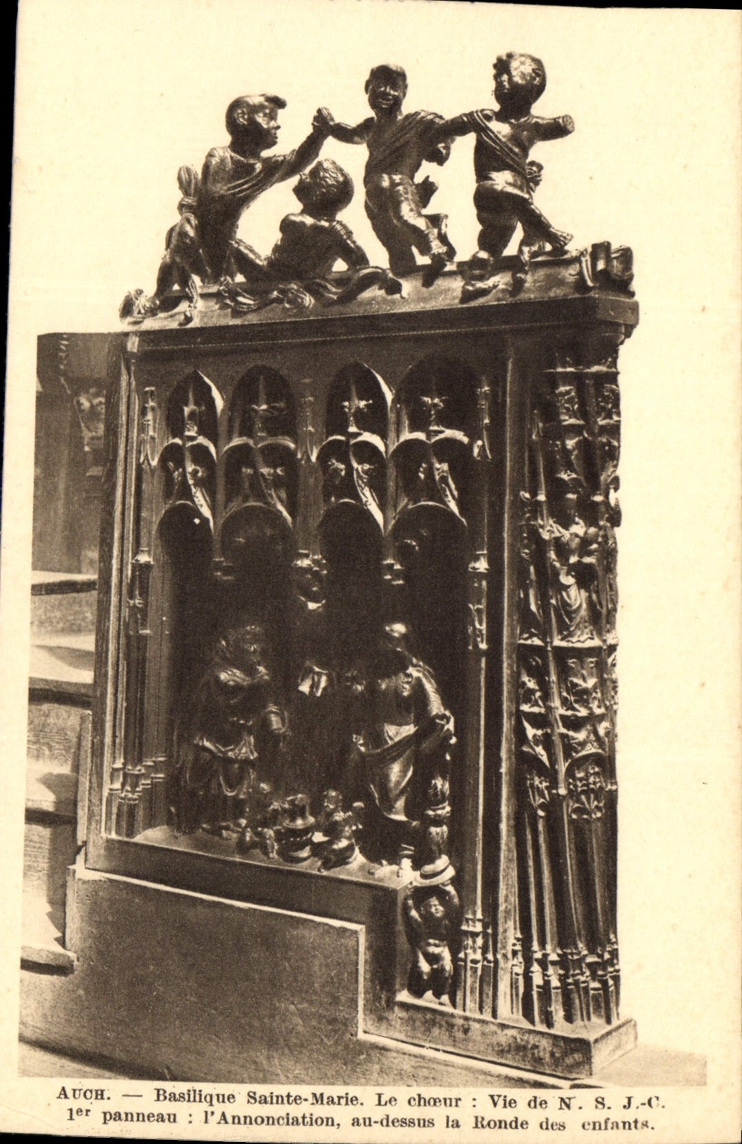 Auch — Basilique Sainte-Marie. Le chœur : Vie de N. S. J.-C. — 1er panneau : L'Annonciation, au-dessus la Ronde des enfants.