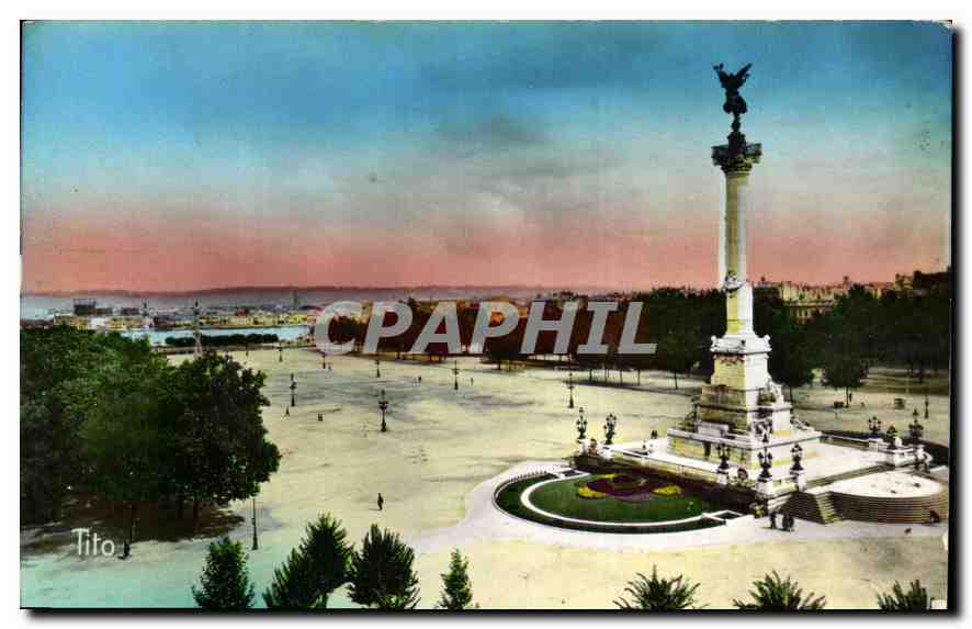 CPA Bordeaux La Place des Quinconces le Monument des Girondins 