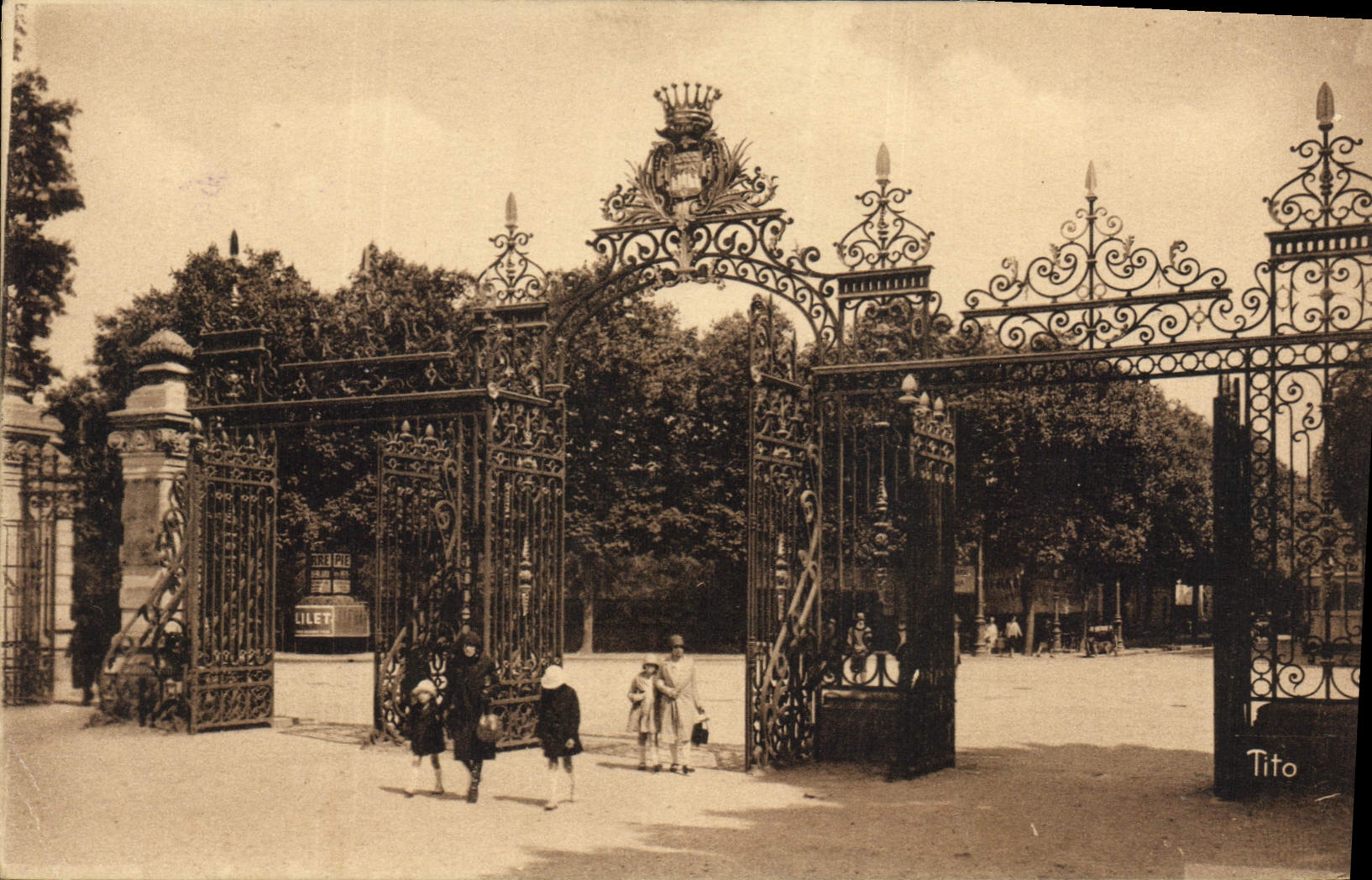CPA Bordeaux La Grille d'Entree du Parc Bordelais 