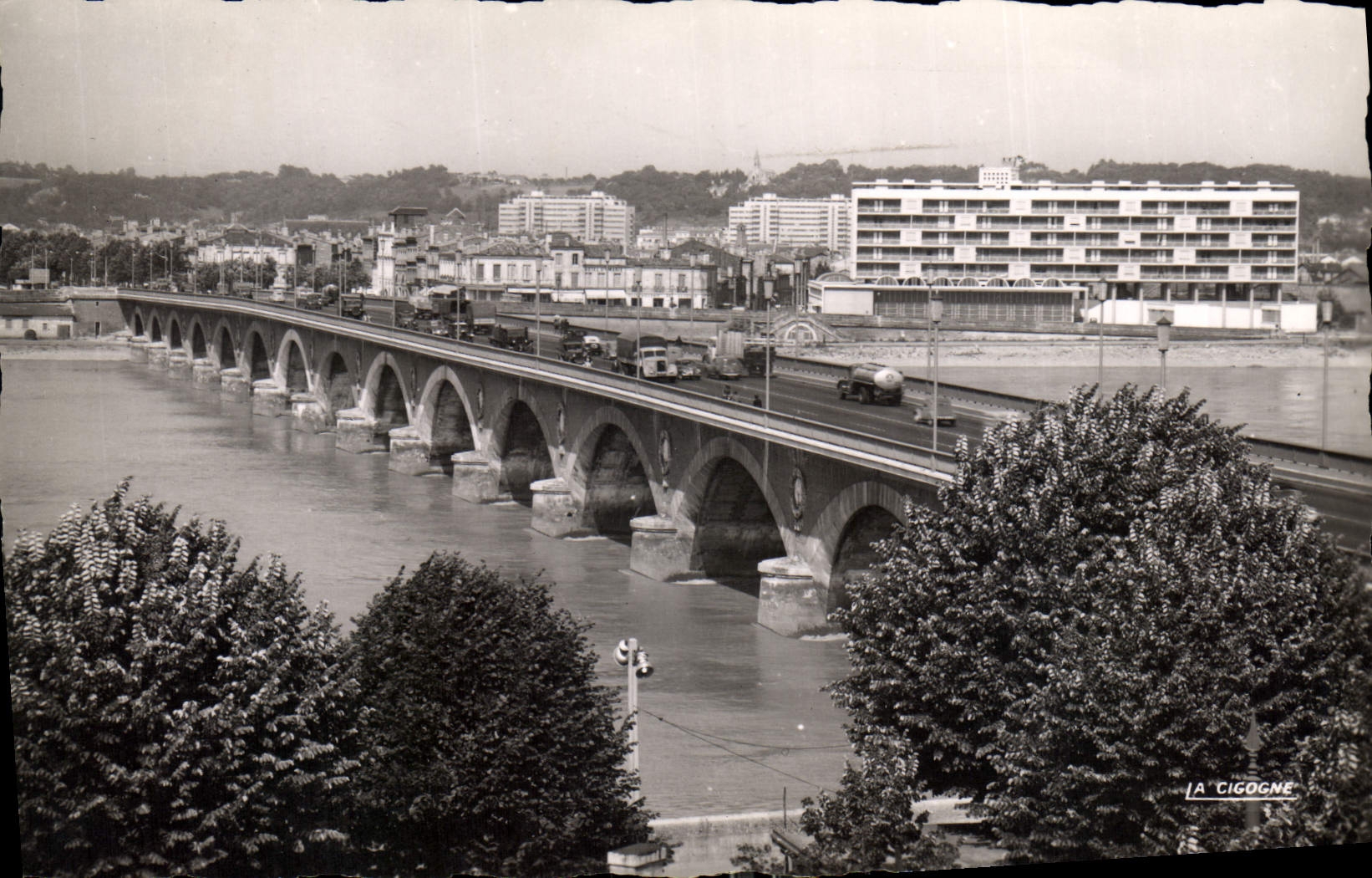 Pont sur la Garonne — Bordeaux (Gironde) — La Cigogne, n° 33.999.22