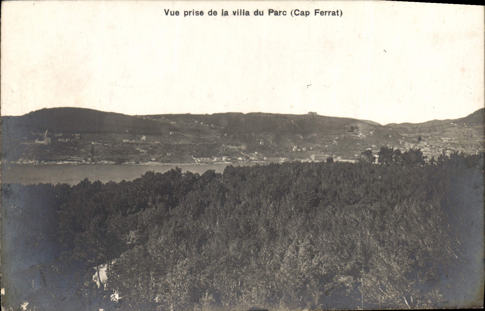 CPA Vue prise e la villa du Parc Cap Ferrat 