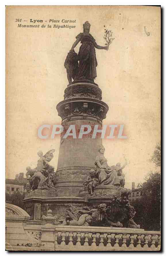 CPA Lyon Place Carnot Monument de la Republique 