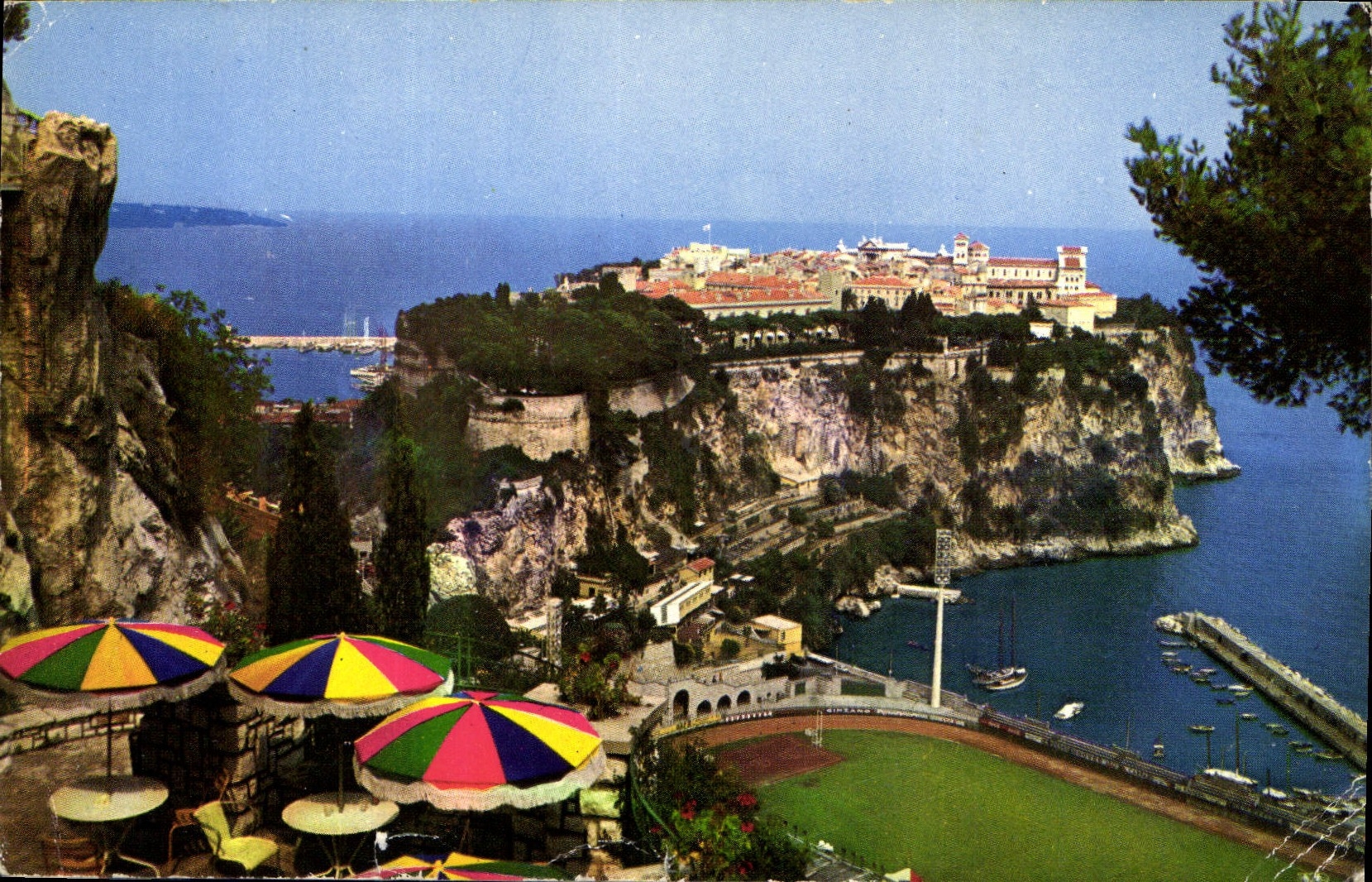 Vue générale sur le rocher de Monaco — terrain de sports — éditeur CPAPHIL