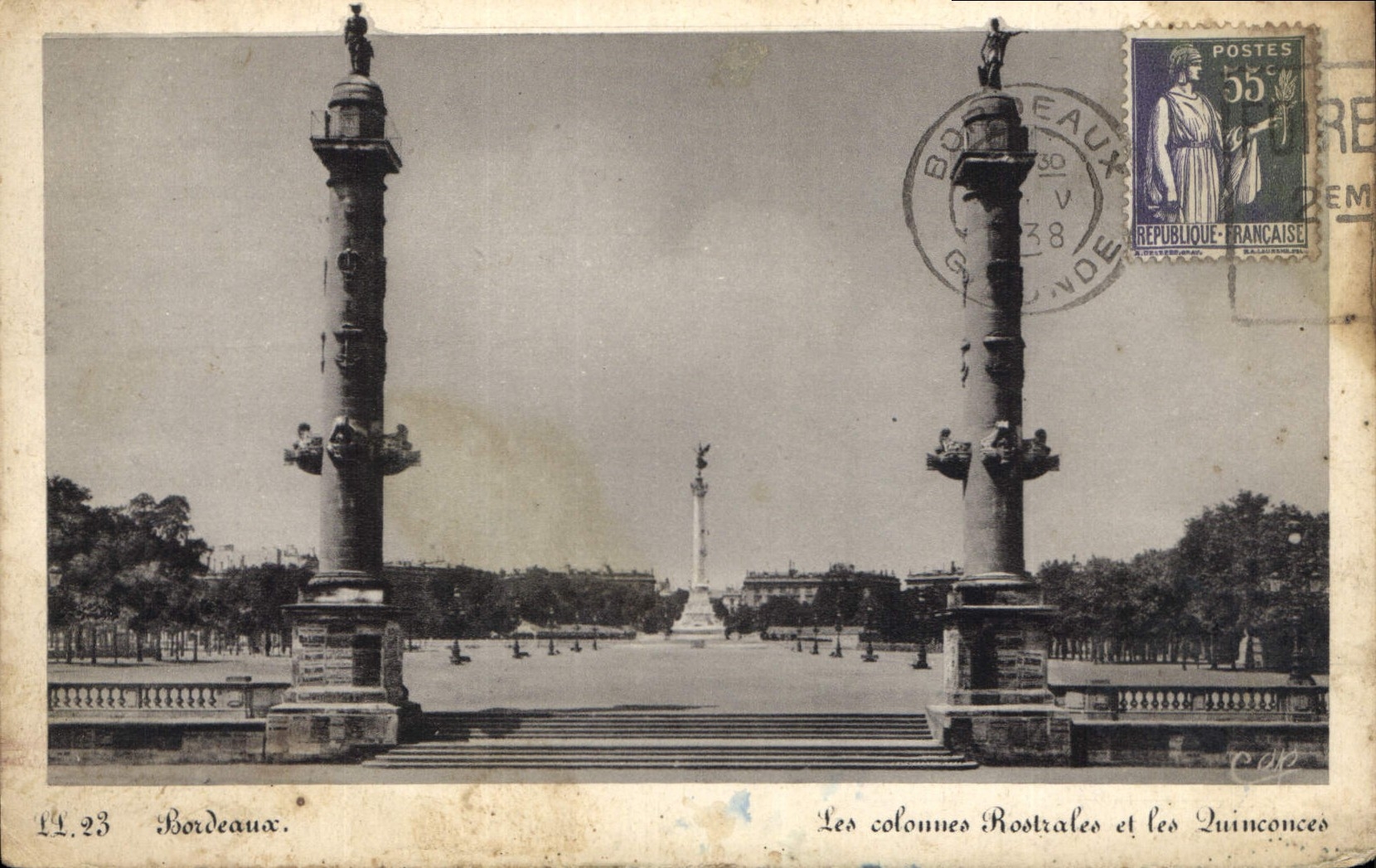 Les colonnes Rostrales et les Quinconces — Bordeaux — éditeur L.L.23