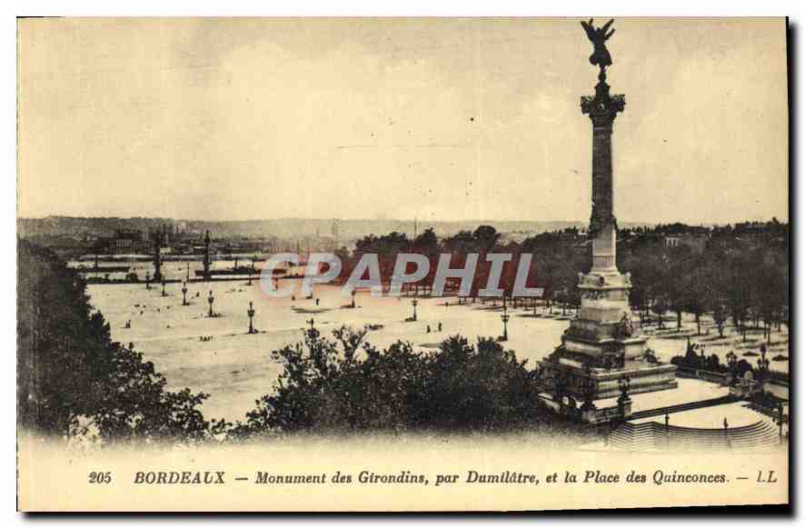 CPA Bordeaux Monument des Girondins par Dumilaire et la Place des Quinconces 