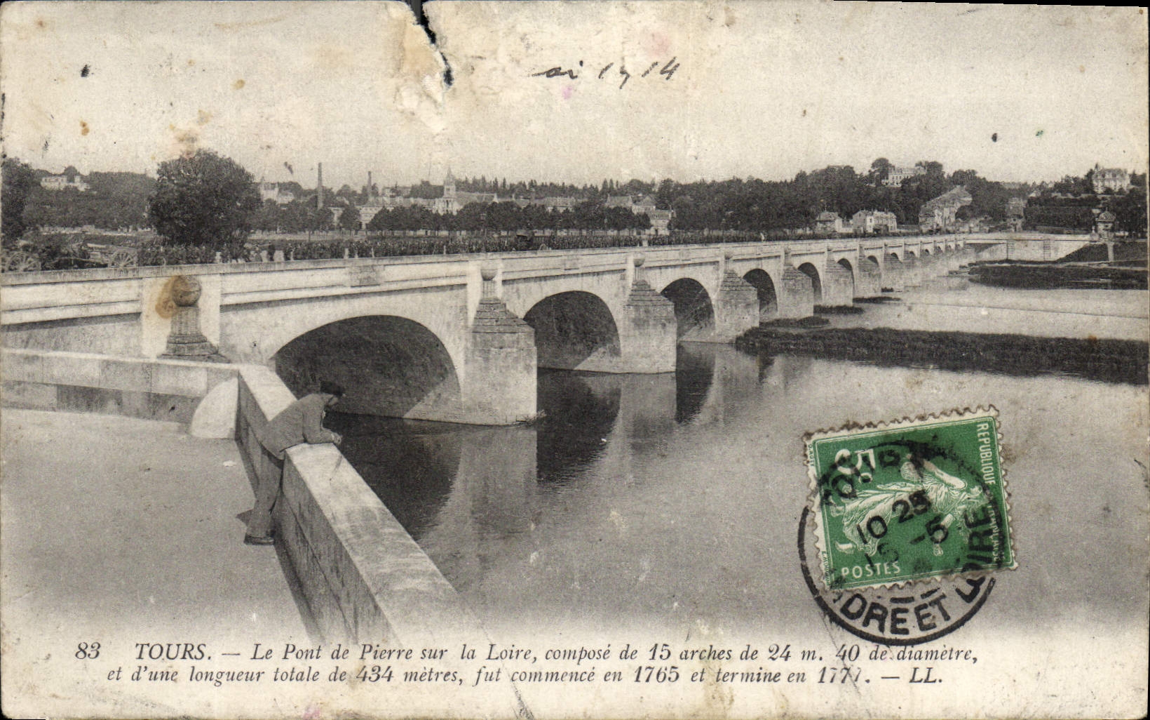 CPA Tours Le Pont de Pierre sur la Loire 