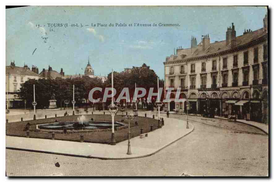 CPA Tours La Place du Palais et l'Avenue de Grammont 