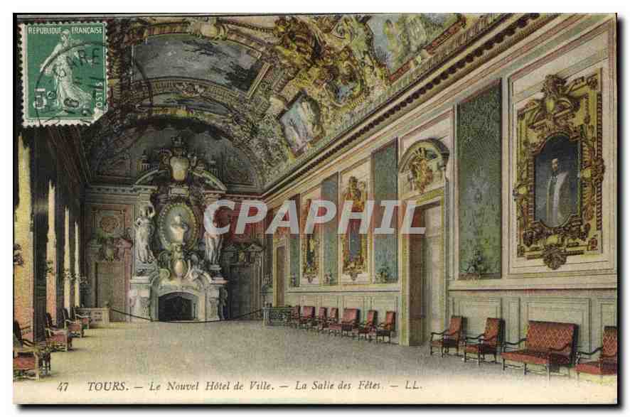 CPA Tours Le Nouvel Hotel de Ville 