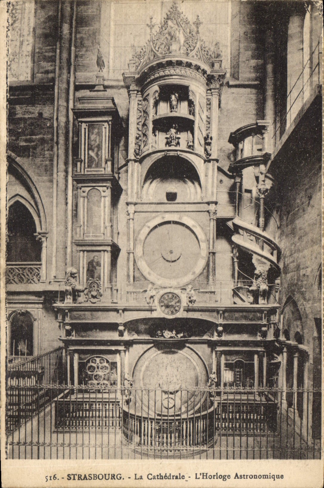 CPA Strasbourg La Cathedrale L'Horloge Astronomique 