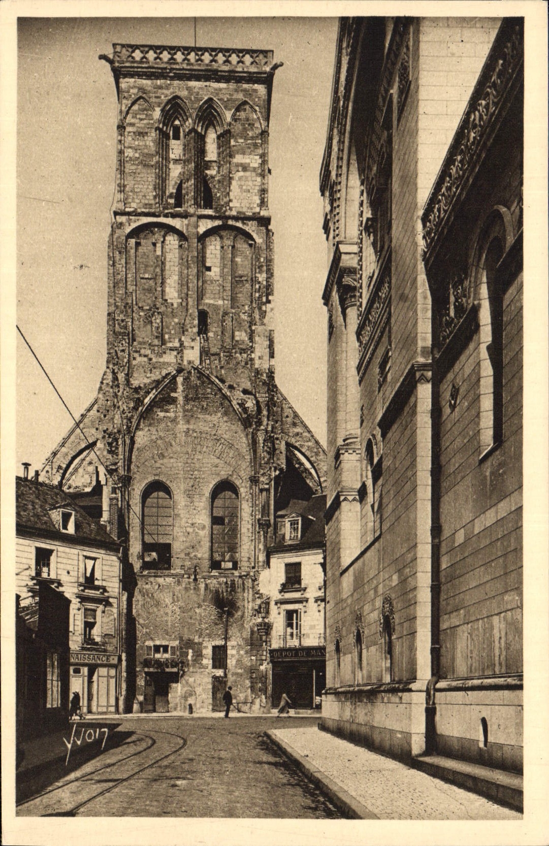 CPA Tours La Tour Charlemagne 