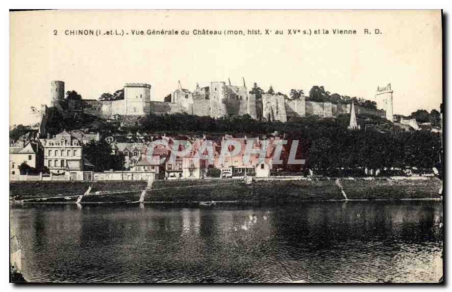 CPA Chinon Vue generale du chateau et la Vienne  