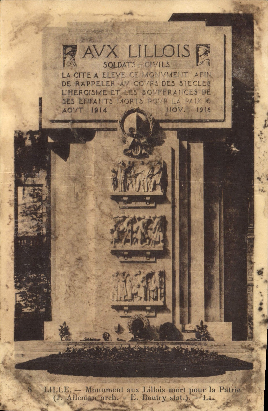 CPA Lille Monument aux Lillois mort pour la Patrie 