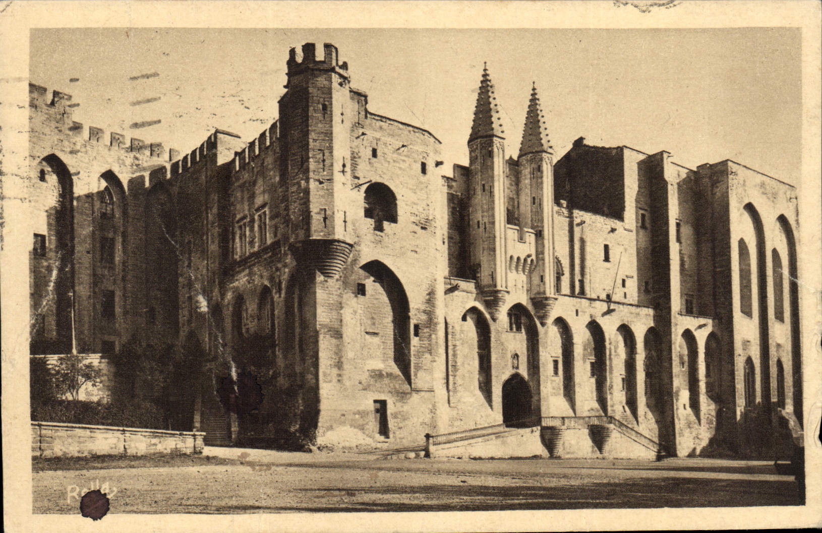 CPA Avignon vaucluse Facade occidentale du palais des Papes 