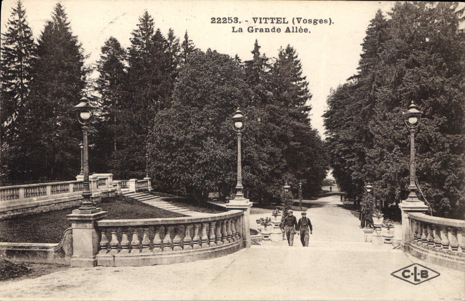CPA Vittel Vosges la Grande Allee 