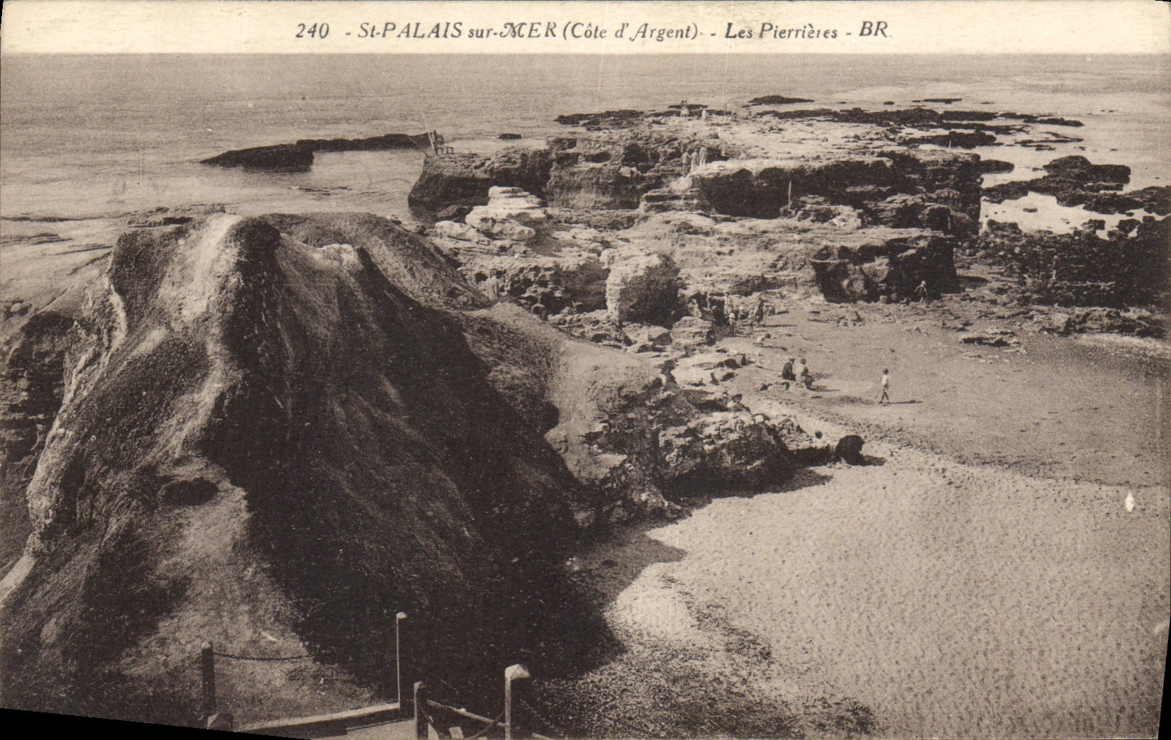 CPA St Palais sur Mer Cote d'Argent les Pierrieres 