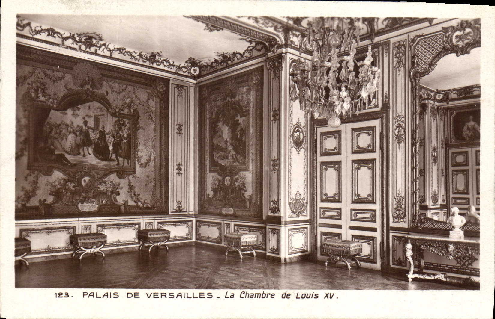 CPA Palais de Versailles la Chambre de Louis XV 