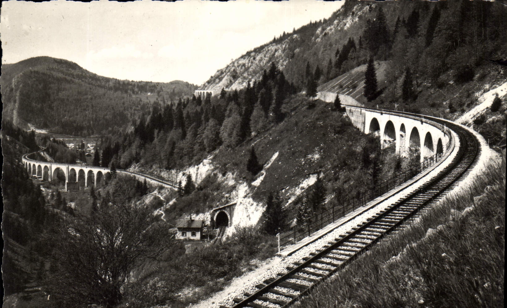 CPA La Franche Comte Pittoresque Morez Jura les Quatre Viaduc 