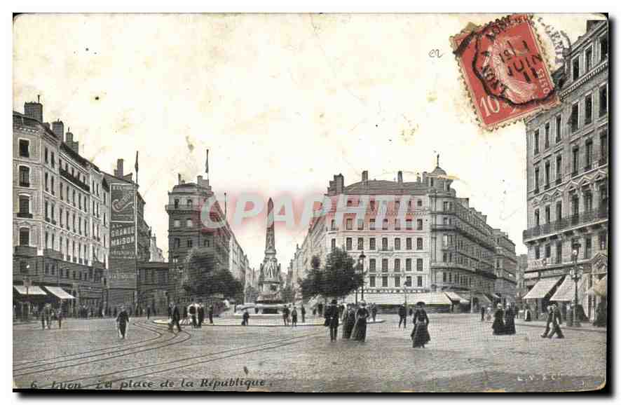 CPA Lyon la Place de la Republique 