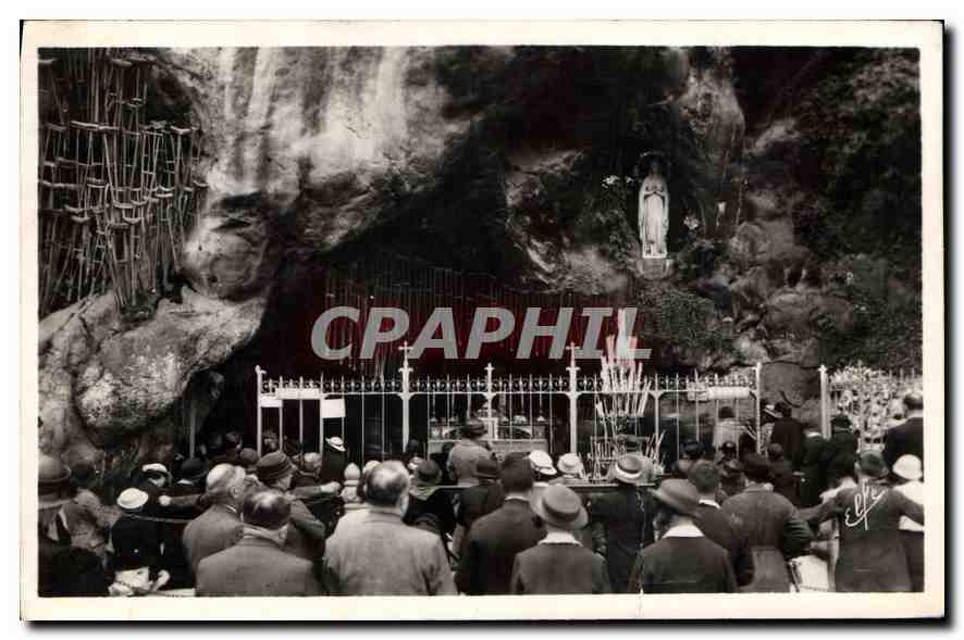 CPA Pyrenees Ocean Lourdes la Grotte Miraculeuse 