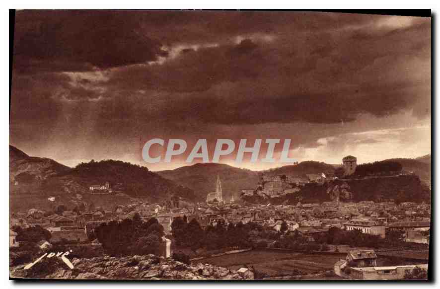 CPA Lourdes H P vue d'ensemble de la Ville le Chateau et la Basilique 