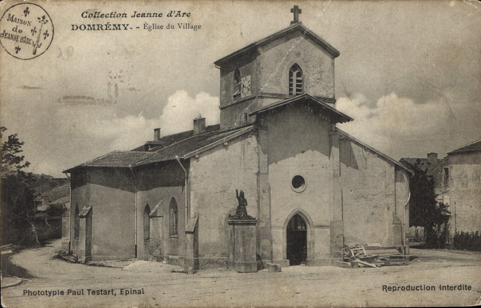 CPA Collection Jeanne d'Arc Domremy Eglise du Village 
