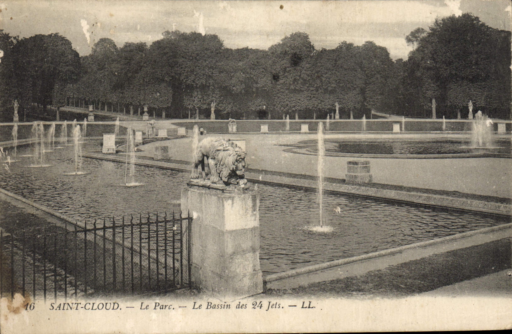 CPA Saint Cloud le Parc le Bassin des 24 Jets 