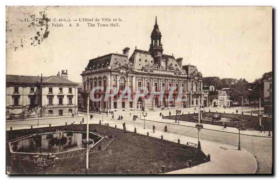 CPA Tours I et L l'Hotel de Ville et la Place du Palais 