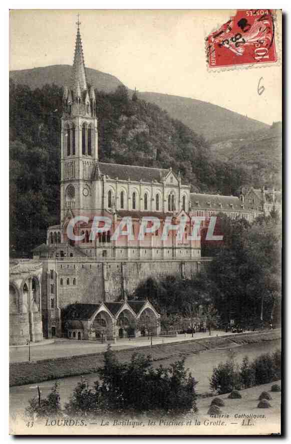 CPA Lourdes la Basilique les Piscines et la Grotte 
