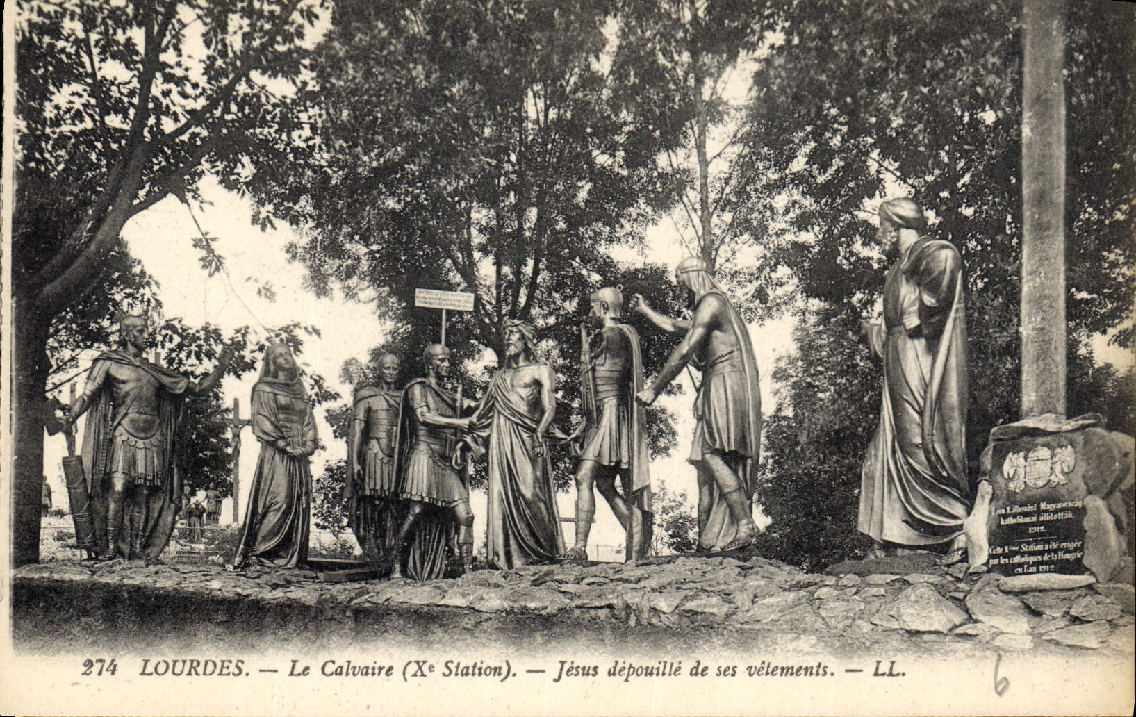 CPA Lourdes le Calvaire X station Jesus depouille de ses vetements 