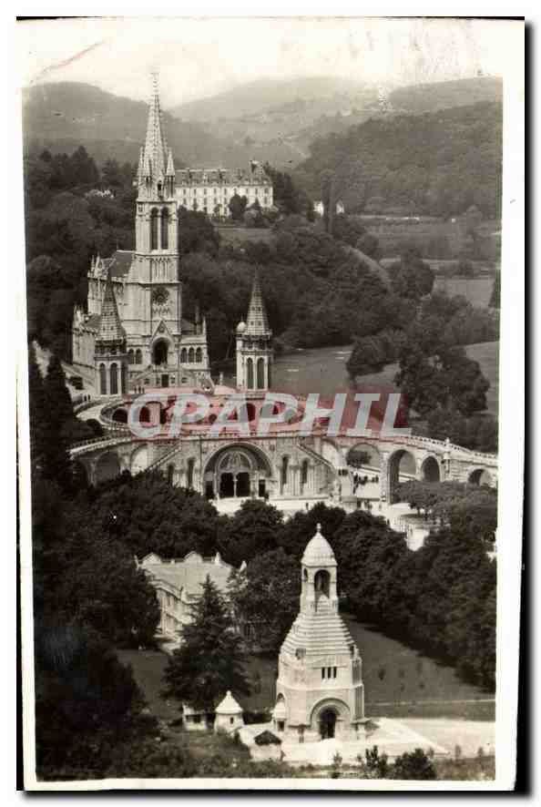 CPA Lourdes la Basilique et le Monument Interallie 