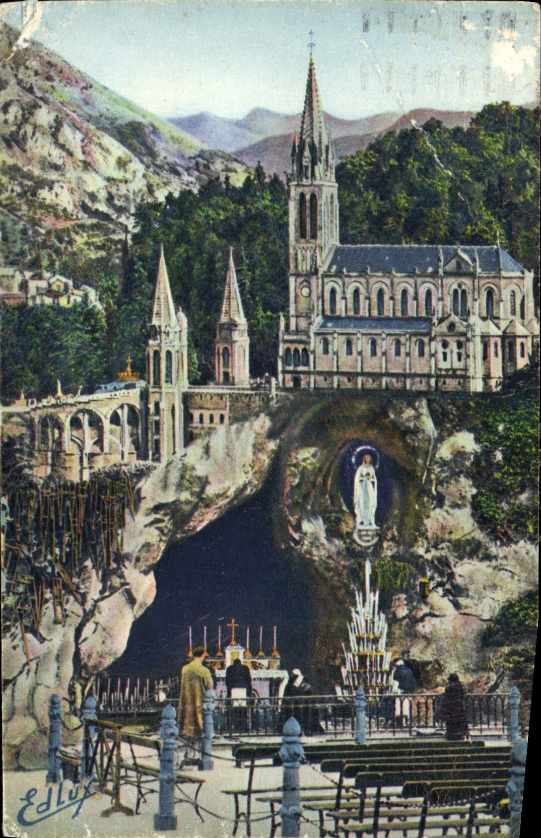 CPA Lourdes la Grotte et la Basilique 