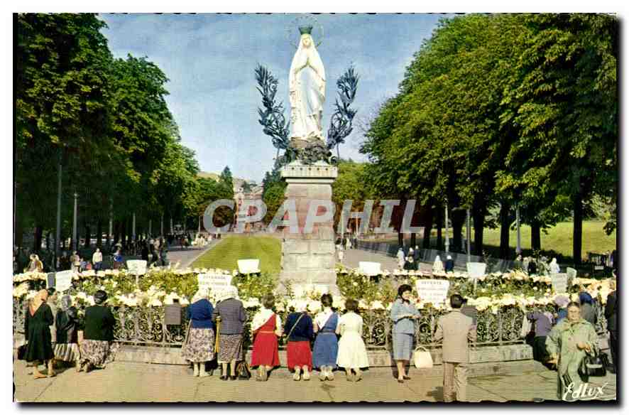 CPA Lourdes La Vierge Couronnee 
