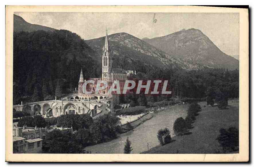 CPA Lourdes La Basilique et le Gave 