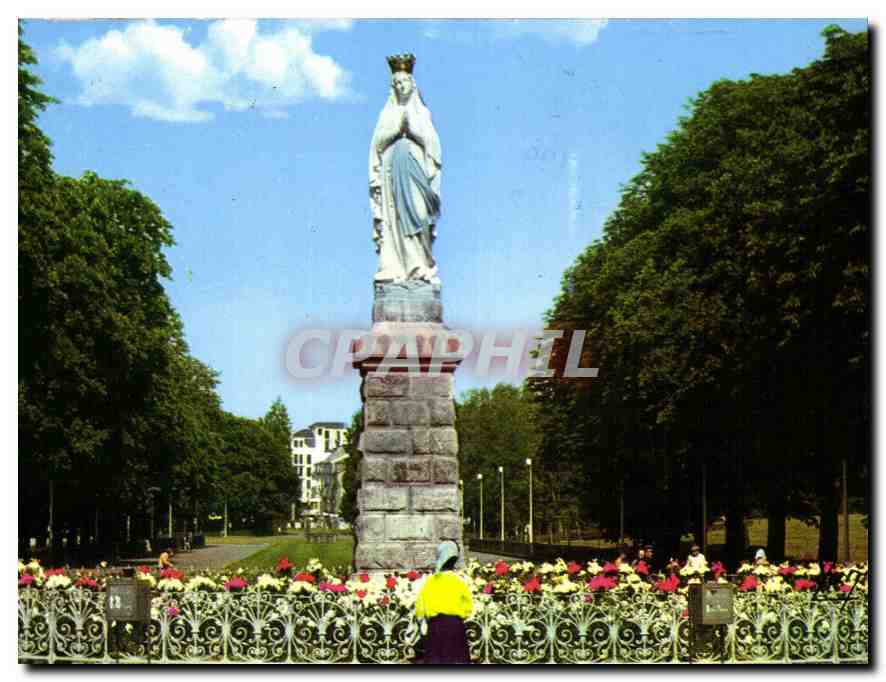 CPA Lourdes La Vierge Couronne 