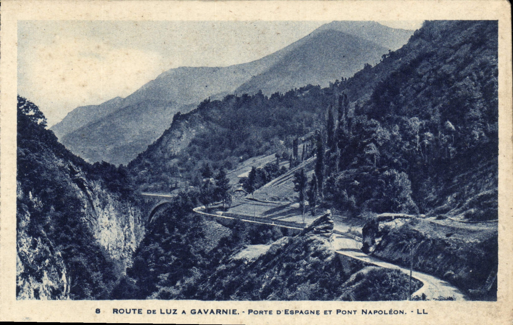 CPA Route de Luz a Gavarnie Porte d'Espagne et Pont Napoleon 