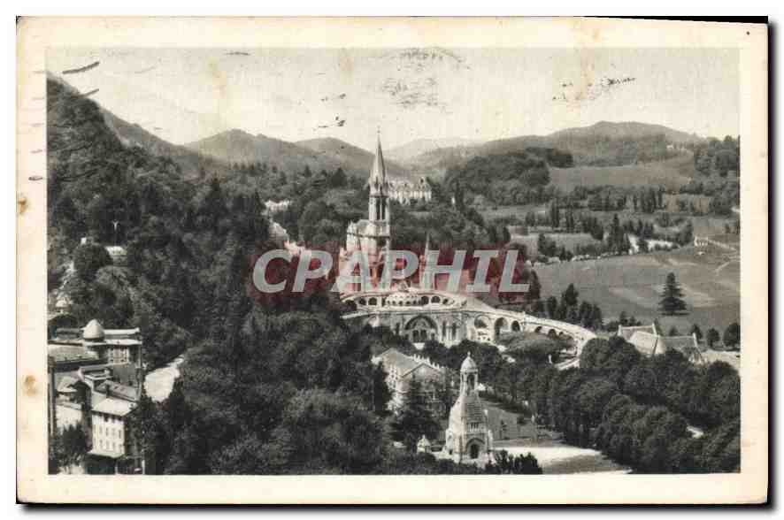 CPA Lourdes La Basilique vue du Chateau Fort 