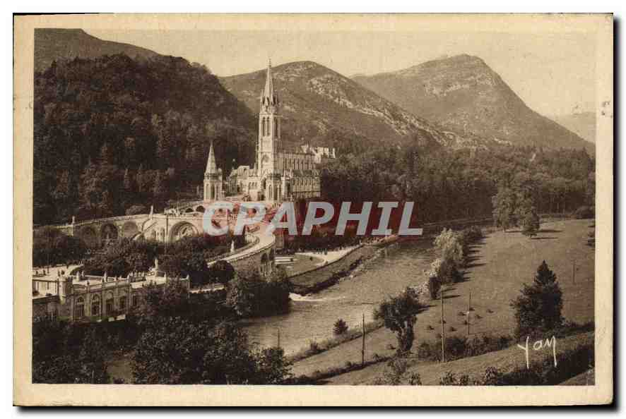CPA Lourdes La Basilique et le Gave 