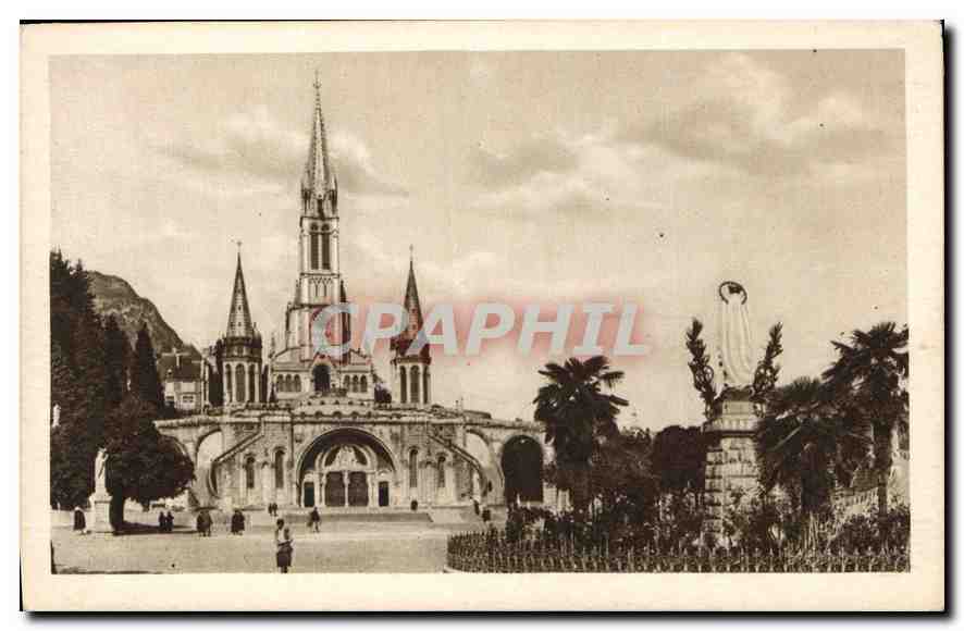 CPA Lourdes La Basilique et la Vierge couronnee 