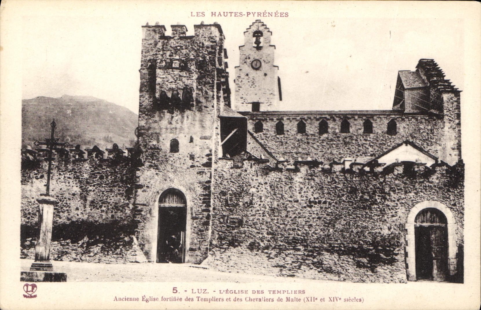 Luz - L'église des Templiers — Ancienne église fortifiée des Templiers et des Chevaliers de Malte (XIIe et XIVe siècles) — Phototypie Labouché - Toulouse